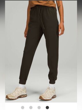 Lululemon Stretch High-Rise Jogger Size 0